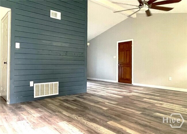 Foto del edificio - 12509 Woodley Rd