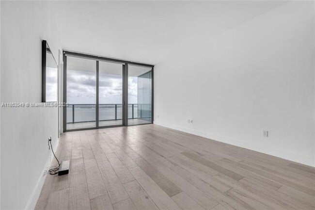 Foto del edificio - 480 NE 31st St