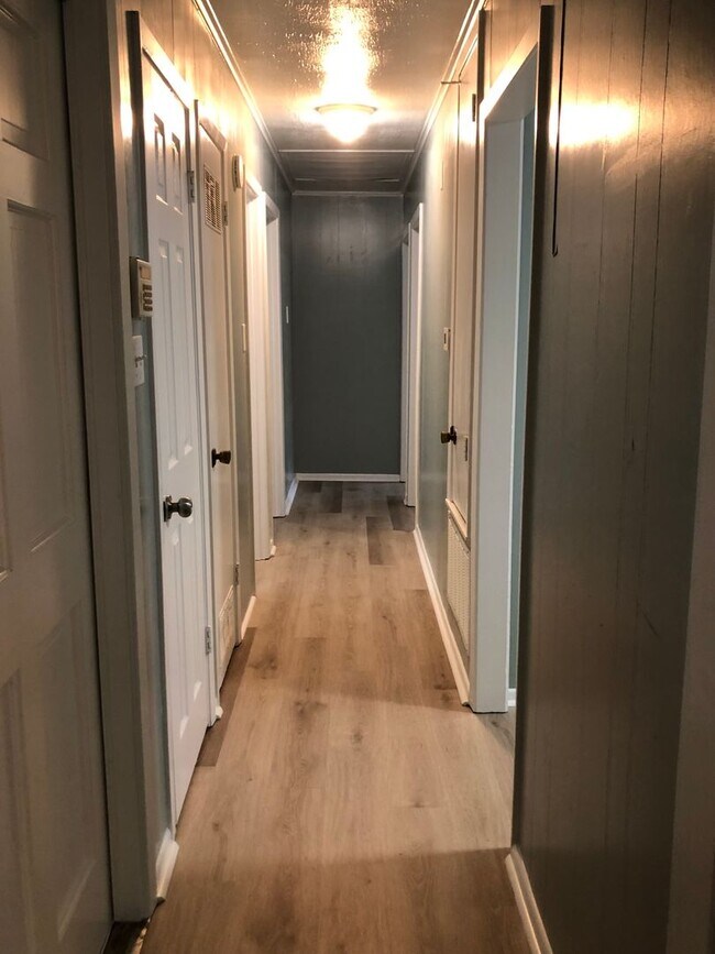 Foto del edificio - Very nice 3 bedroom/1 bath house with Central Air & Heat