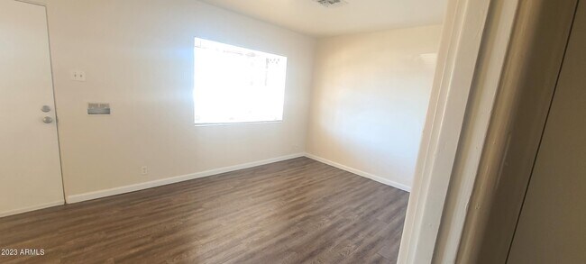 Foto del edificio - 7233 N 55th Ave