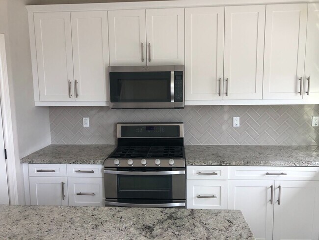 Foto del edificio - Beautiful 4BR/3BA Del Sur Townhome