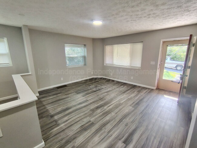 Foto del edificio - 2166 Clara St