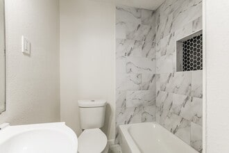 Building Photo - 502 N Jones St