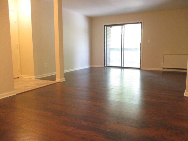 Foto del edificio - 572 Somerset Ln