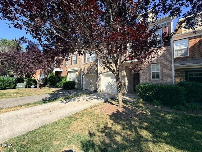 Foto del edificio - 1061 Remington Oaks Cir