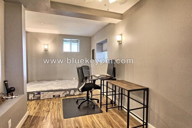 Foto del edificio - Studio Basement Apartment on Hamilton Street