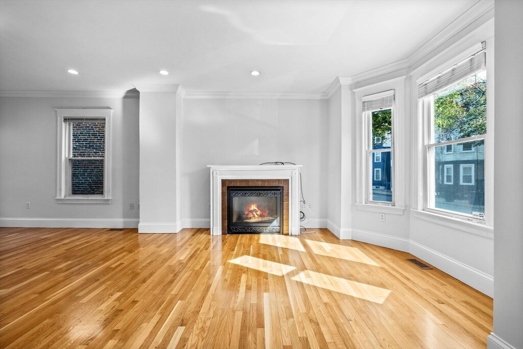 Foto principal - 860 E 4th St