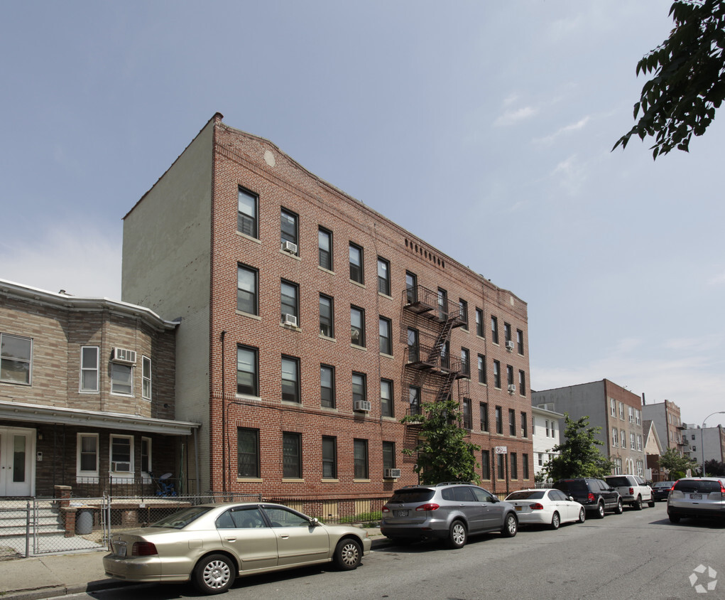 Primary Photo - 1397 E 2nd St
