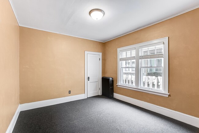 Front Bedroom - 1003 Fairmount Ave