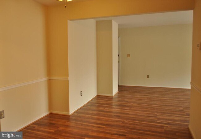 Foto del edificio - 8723 Hayshed Ln