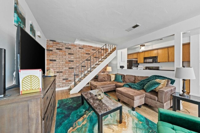 Building Photo - 12156 Wintergreen Dr