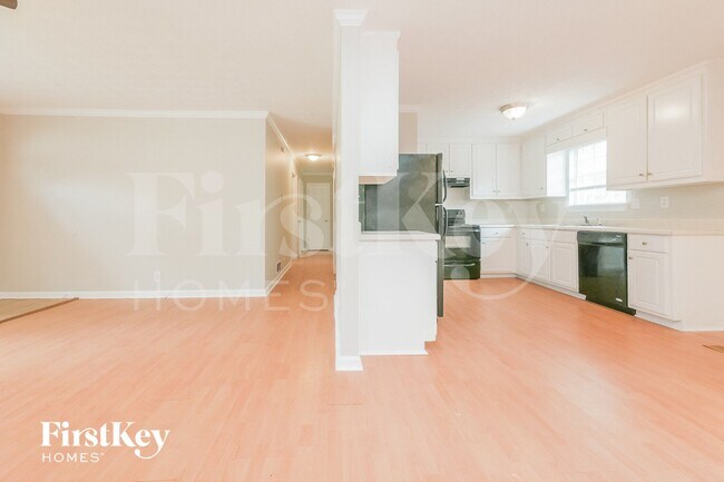 Foto del edificio - 671 Rocky Point Rd