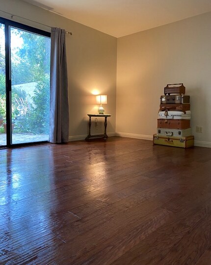 Foto del edificio - 613 Sapphire Ave