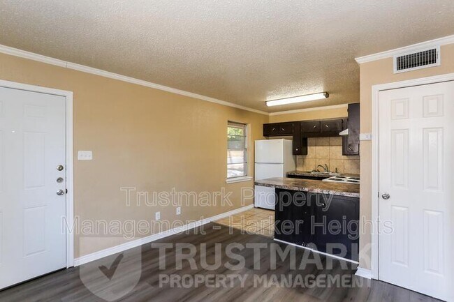 Foto del edificio - 501-502 Root Ave