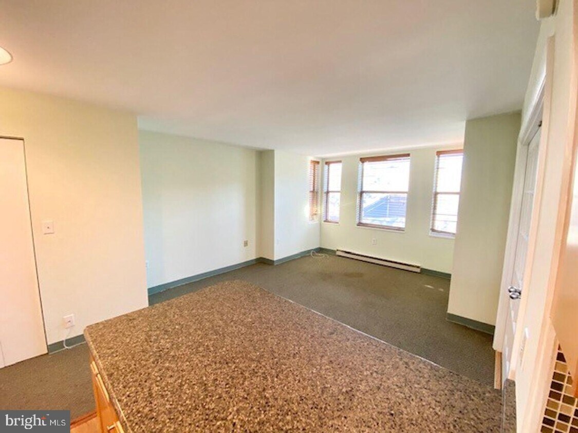 Primary Photo - 2440 16th St NW