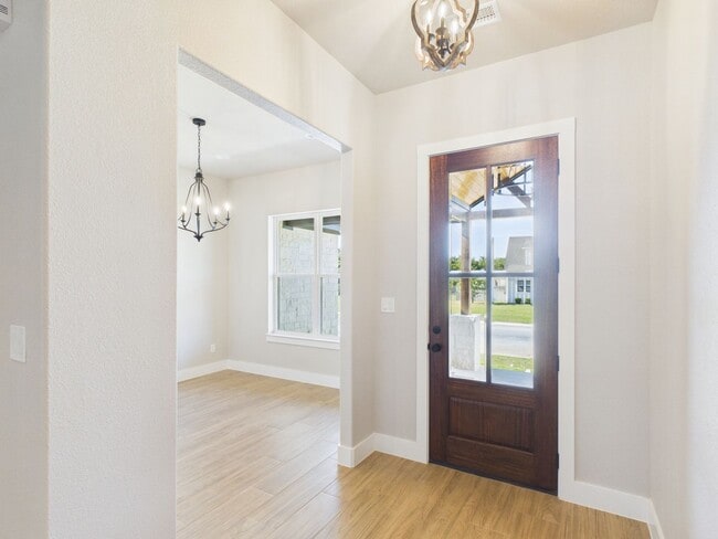 Building Photo - 4 Bedroom, 2.5 Bath Home with Luxury Finishes, Statement Kitchen & Private Primary Suite