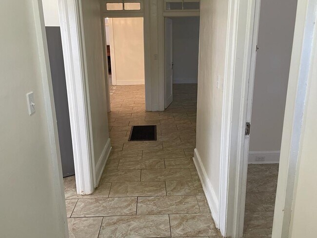 Foto del edificio - 3251 Southmont Dr
