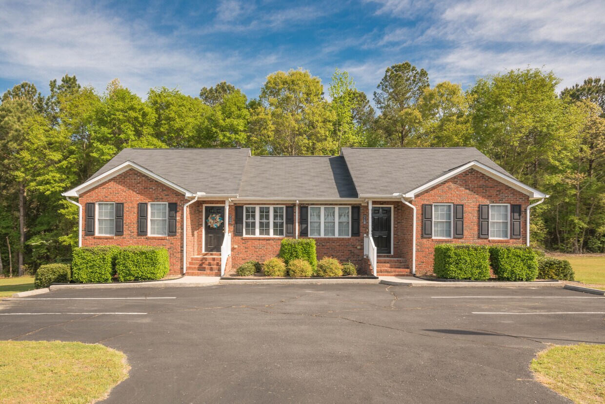 25 Scotch Broom Ln Unit 1, Coats, NC 27521 Apartments in Coats, NC