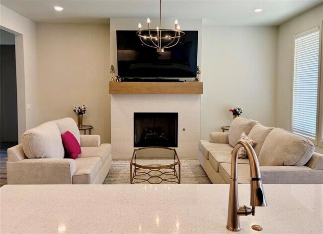 Foto del edificio - 2509 Crystal Creek Dr