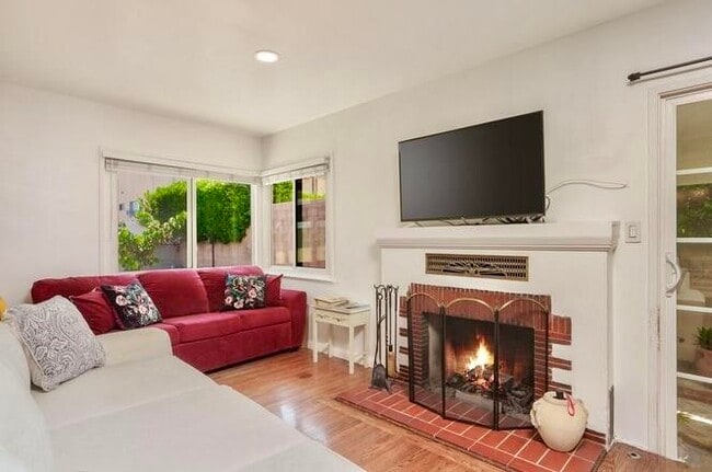 Building Photo - 7128 Mammoth Ave