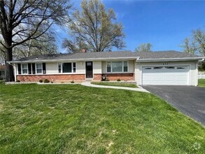 Building Photo - 433 Essen Ln