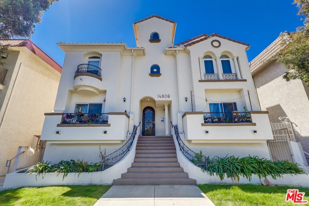 Foto principal - 14806 Burbank Blvd