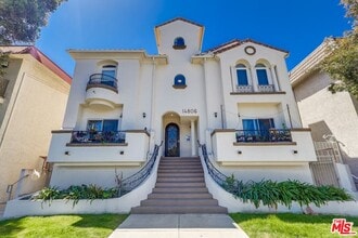 Building Photo - 14806 Burbank Blvd