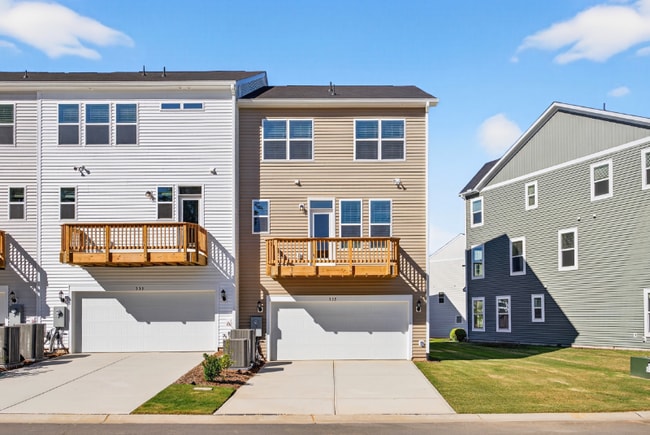 Building Photo - 335 Chesapeake Cmns St