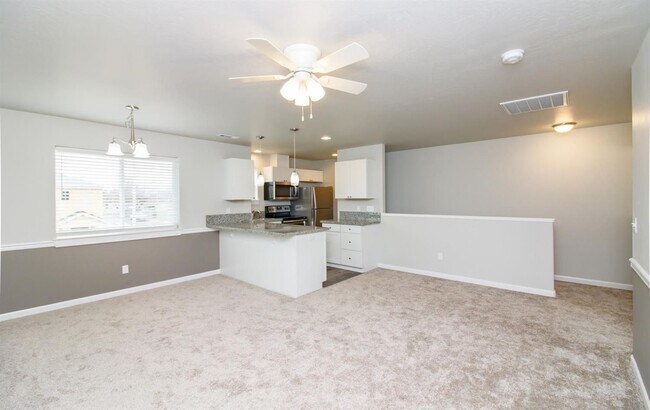 Building Photo - 3411 Sharon Way