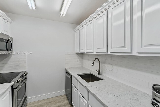 Foto del edificio - 725 Hummingbird Way