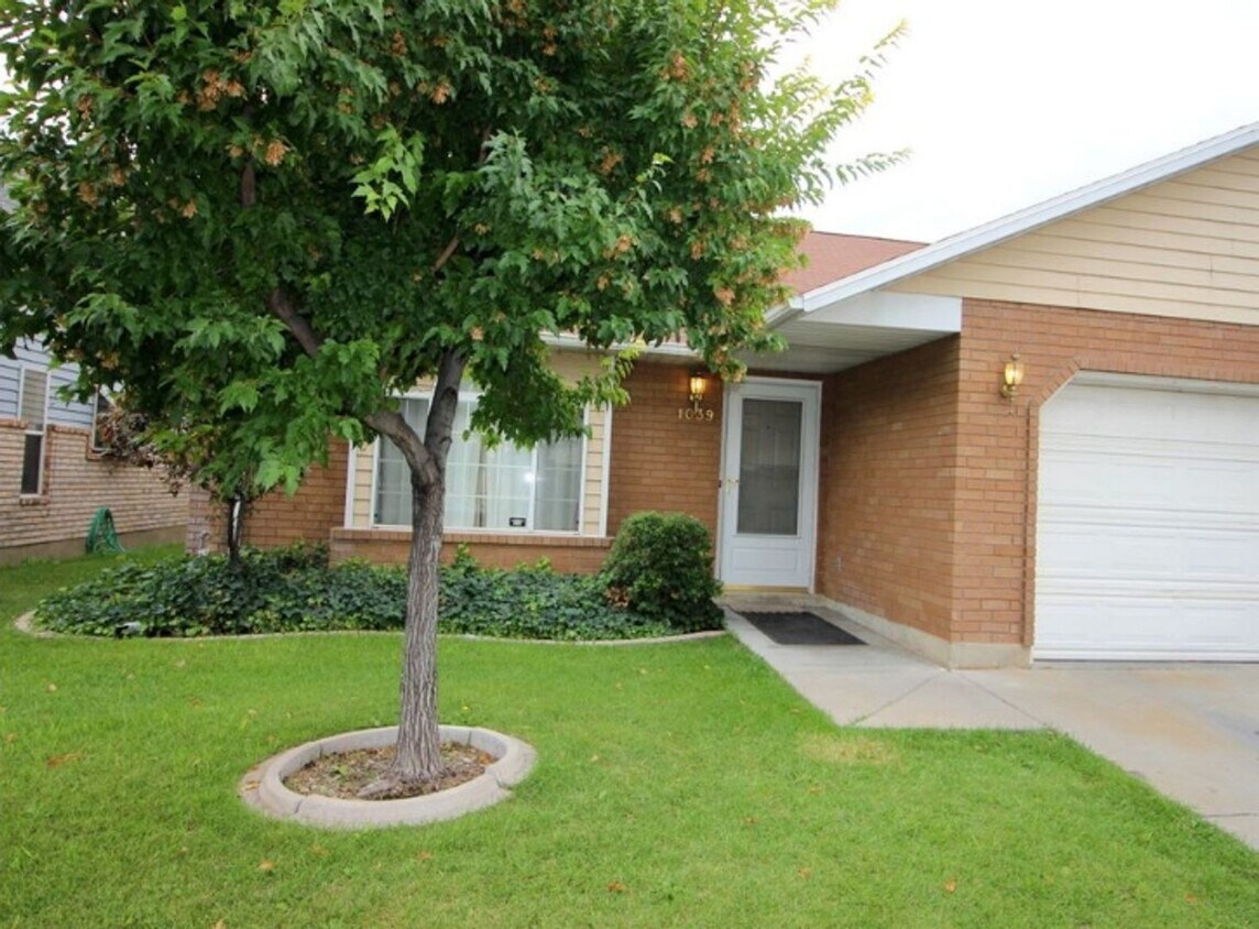 Beautiful 4 Bedroom House in a Great Provo... House Rental in Provo, UT