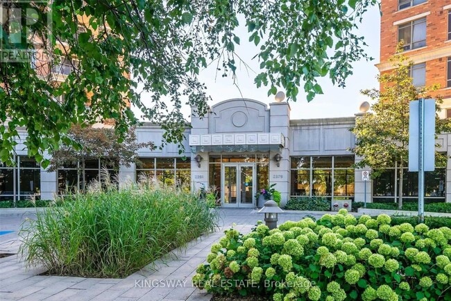 Photo du bâtiment - 2391 Central Park Dr