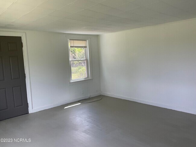 Building Photo - 1113 Riggs Rd