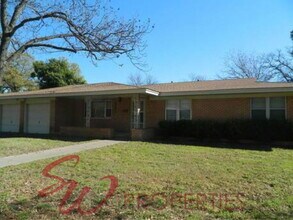 Building Photo - 1251 N Wildwood Dr