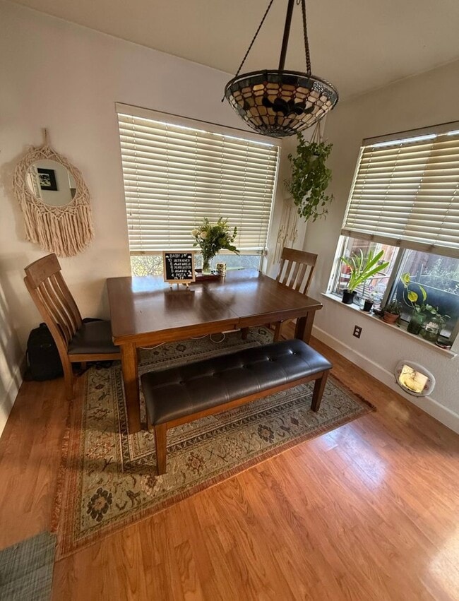 Building Photo - Cute and Spacious One Bedroom Condo