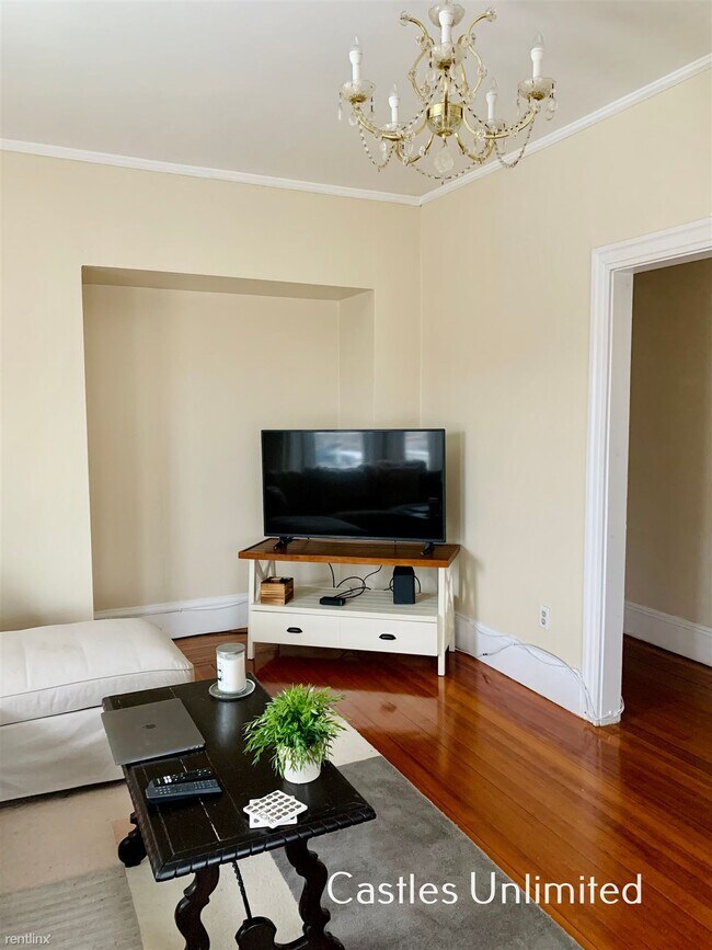 2 br, 1.5 bath Duplex 77 Hartford St Townhouse for Rent in Newton