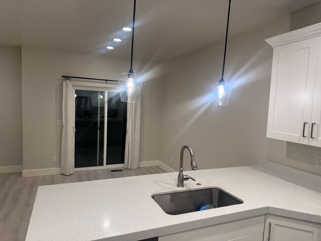 Foto del edificio - Beautiful Traverse Mtn. Townhome for rent!