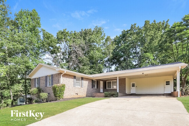 Building Photo - 818 Hillside Dr