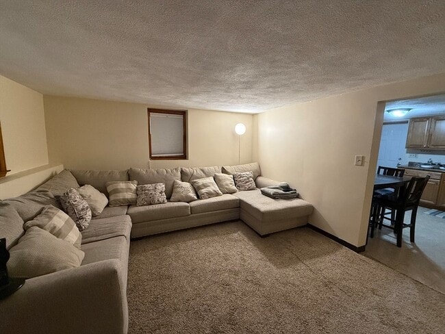 Foto del edificio - 15 Michael Rd