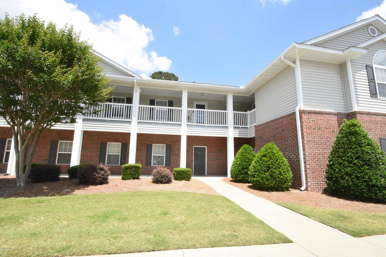 Foto principal - 2420 King Richard Ct