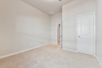 Building Photo - 3915 Sugardale St