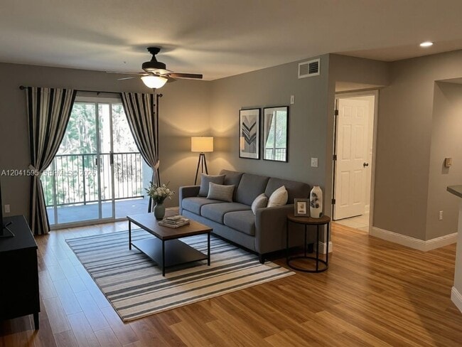 Building Photo - 738 Crest Pines Dr
