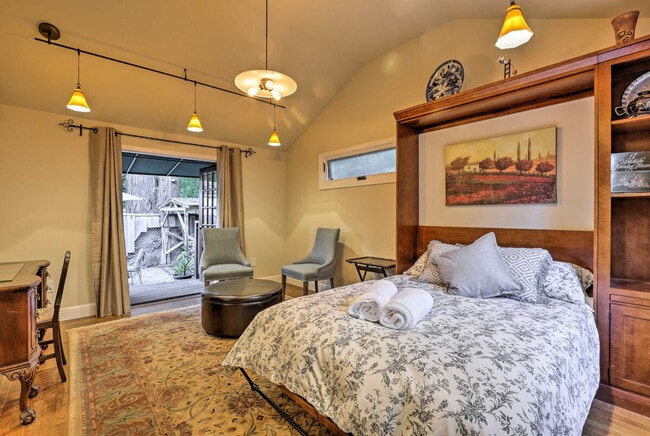 Building Photo - 1942 Cno. A Los Cerros