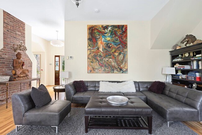 Building Photo - 42 Pheasant Dr