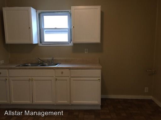 Building Photo - 1484 Rockway Ave