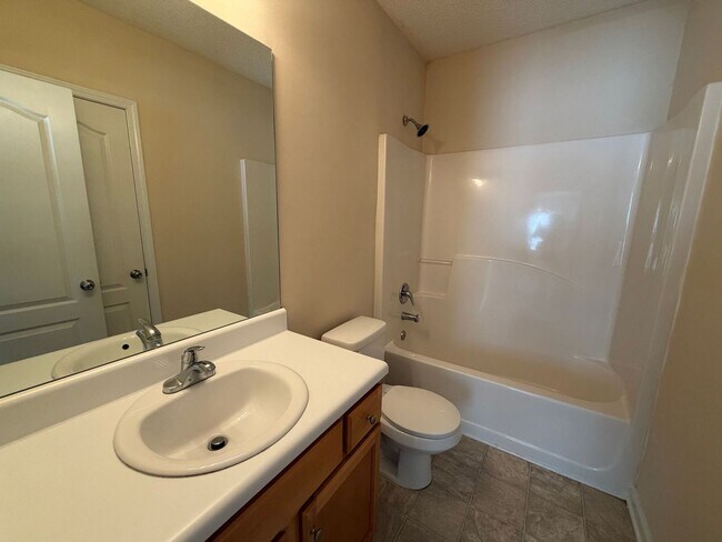 Foto del edificio - 249 Fern Ridge Ct