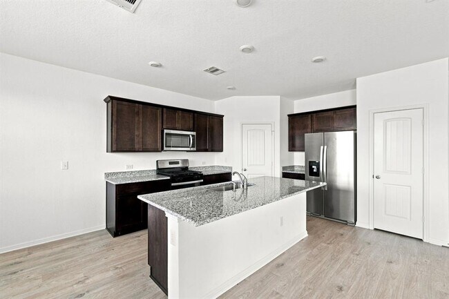 Foto del edificio - 429 Brody Ln