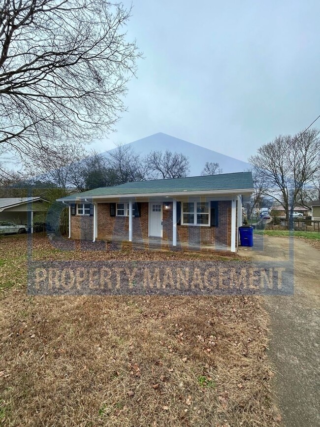 Building Photo - Three bedroom ranch-style home!