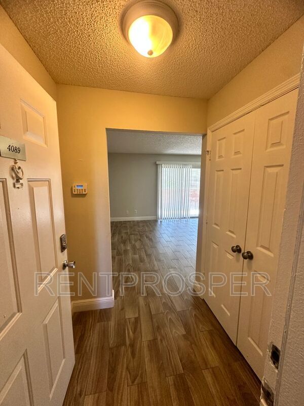 Foto principal - 4089 Dijon Dr