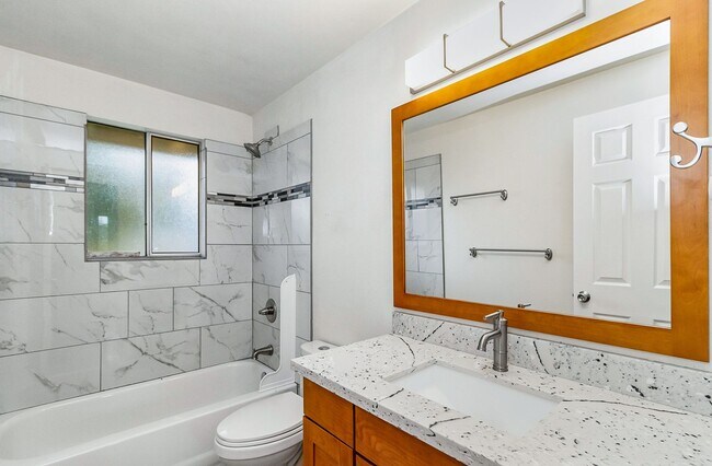 Building Photo - Cute 3 bed 1 bath in Snohomish